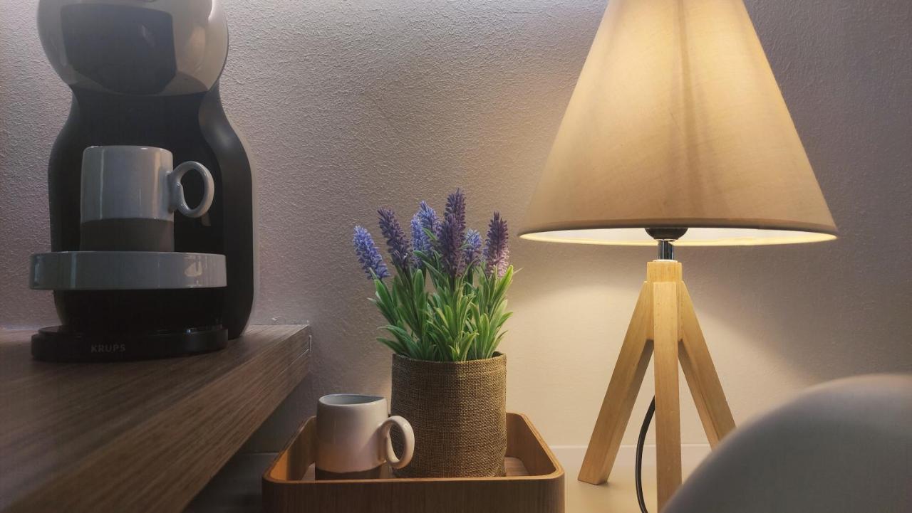 Feel Good Vibes - Apt Suite アテネ エクステリア 写真